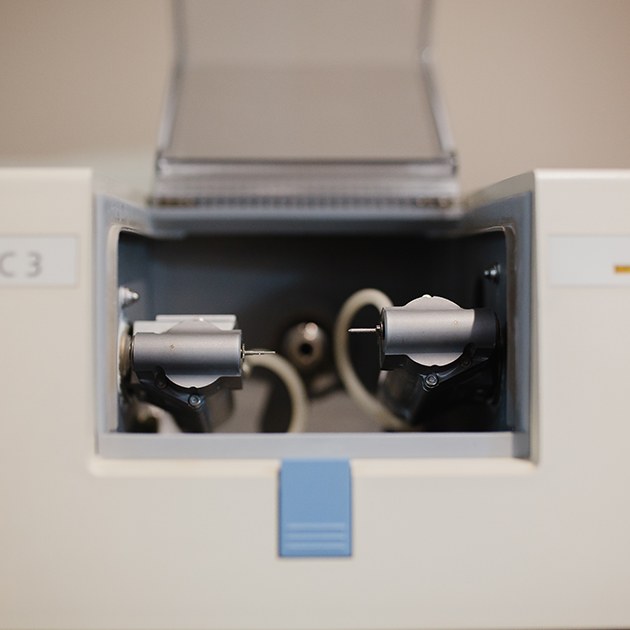 Inside CEREC milling unit